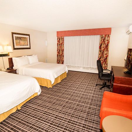 Holiday Inn Express Red Deer By Ihg Eksteriør billede