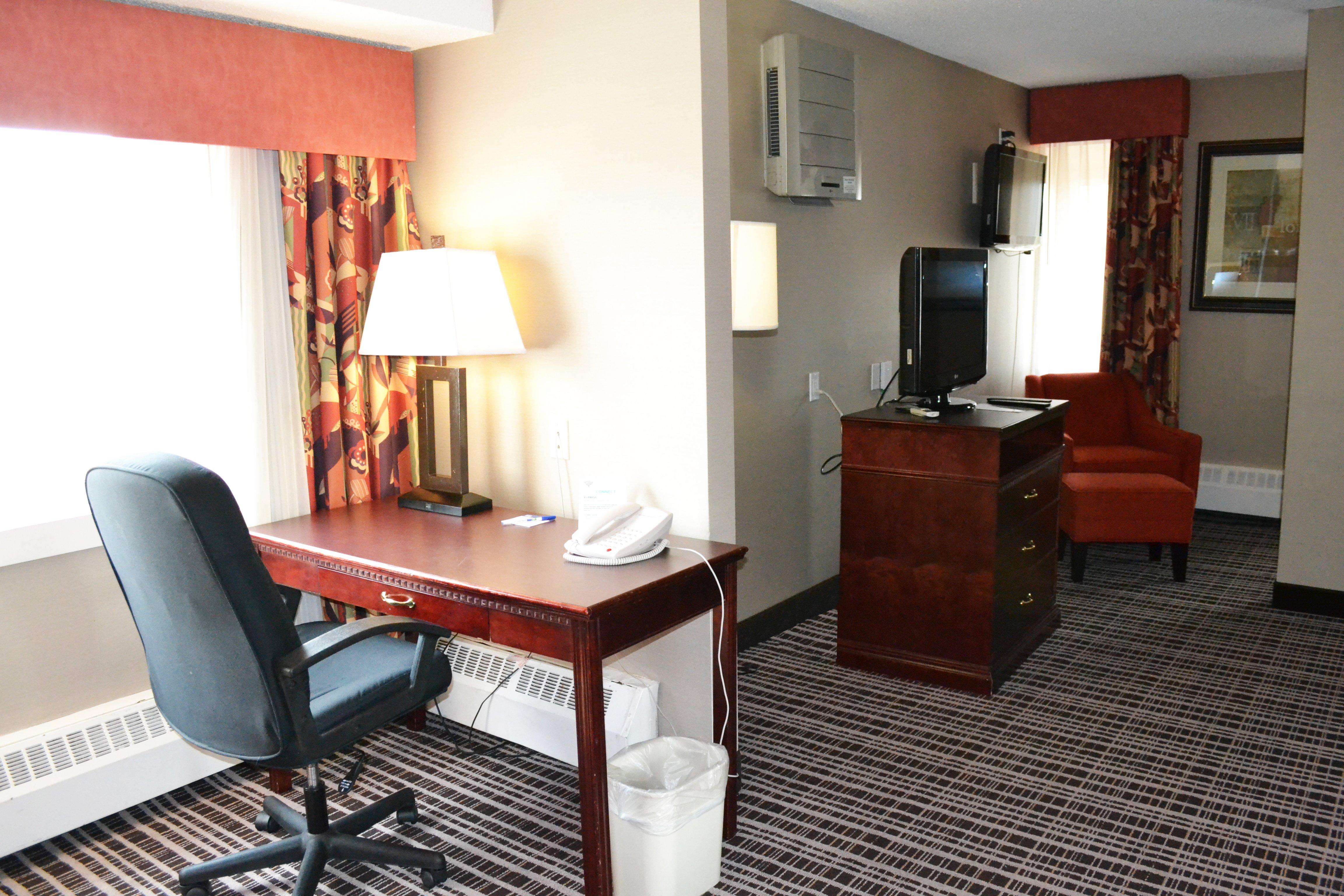 Holiday Inn Express Red Deer By Ihg Eksteriør billede