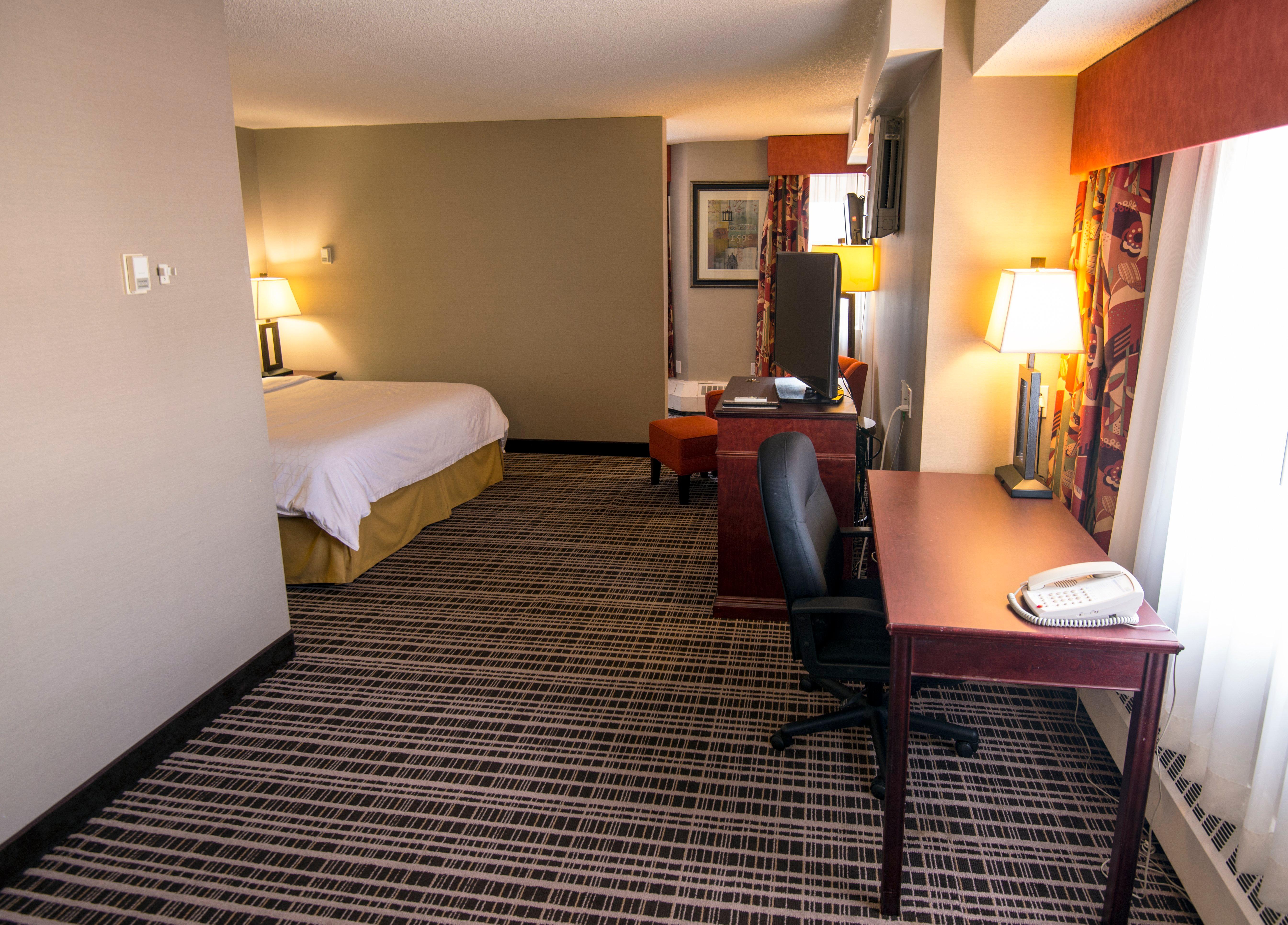 Holiday Inn Express Red Deer By Ihg Eksteriør billede