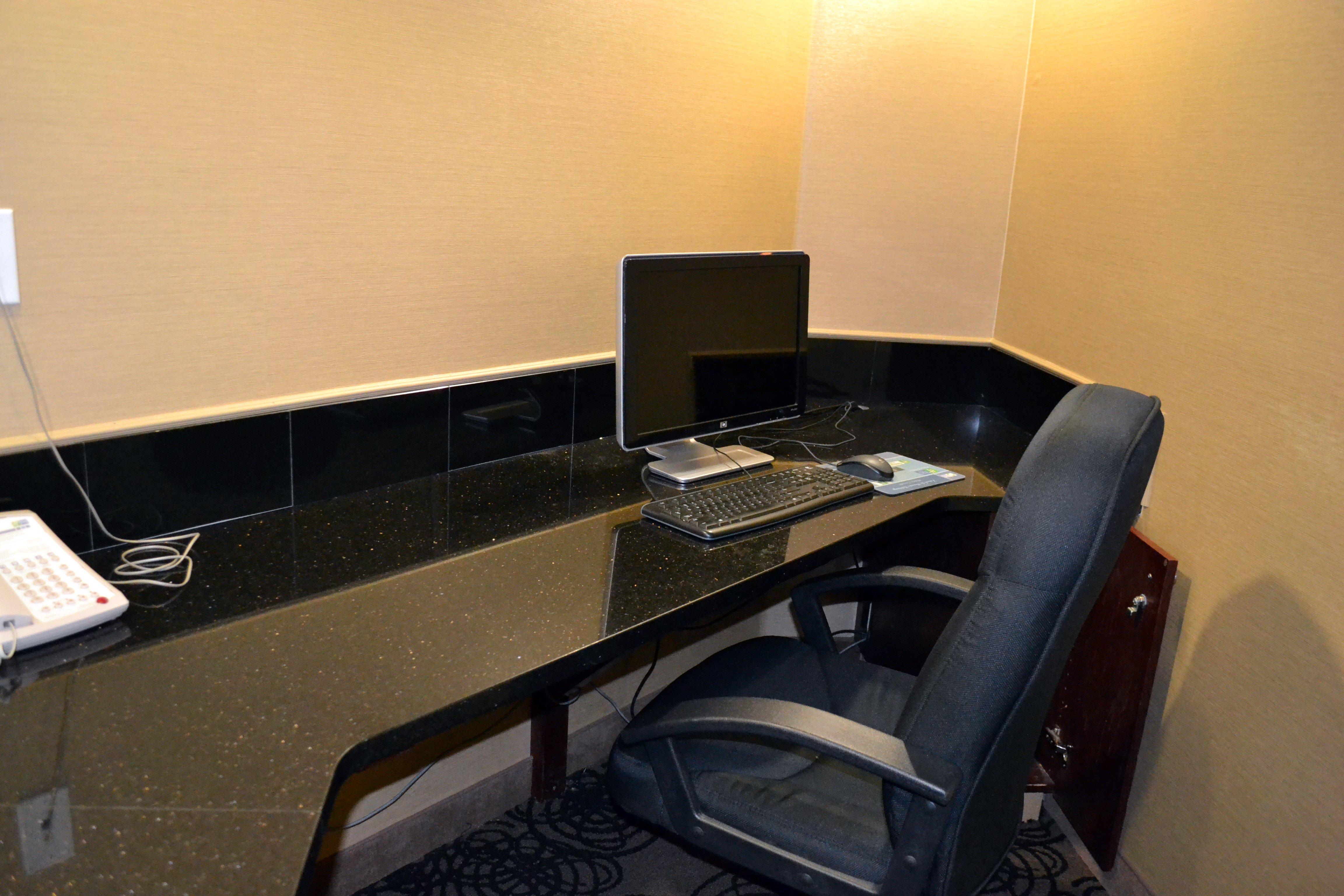 Holiday Inn Express Red Deer By Ihg Eksteriør billede