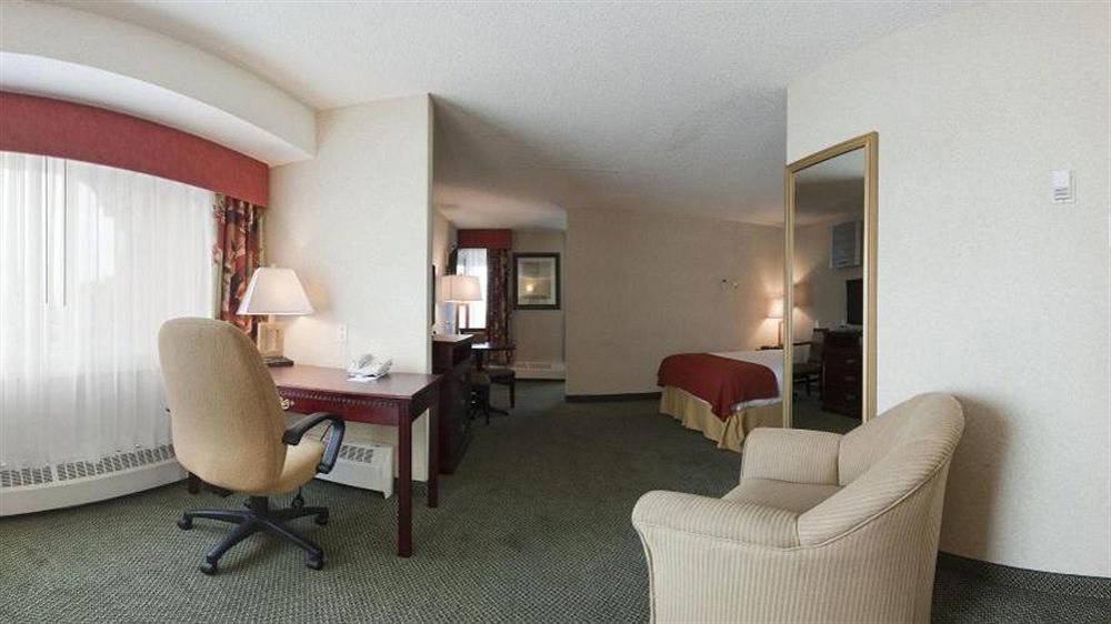 Holiday Inn Express Red Deer By Ihg Eksteriør billede